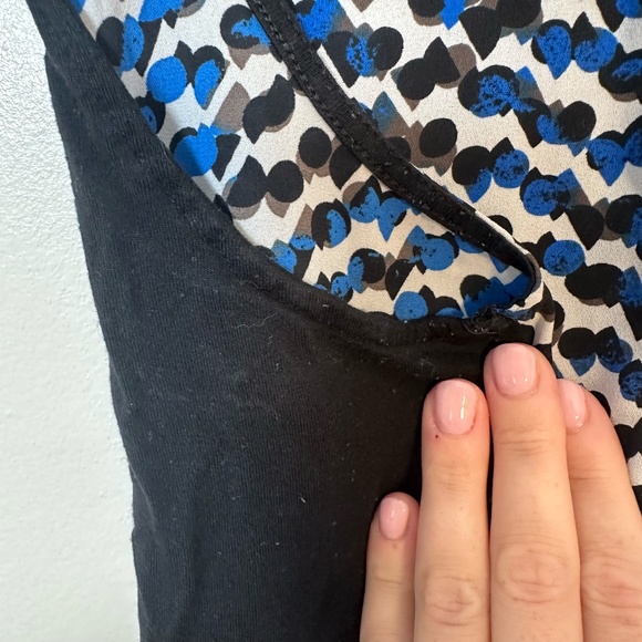 Express Sleeveless Blouse (XL) - Picture 4 of 7